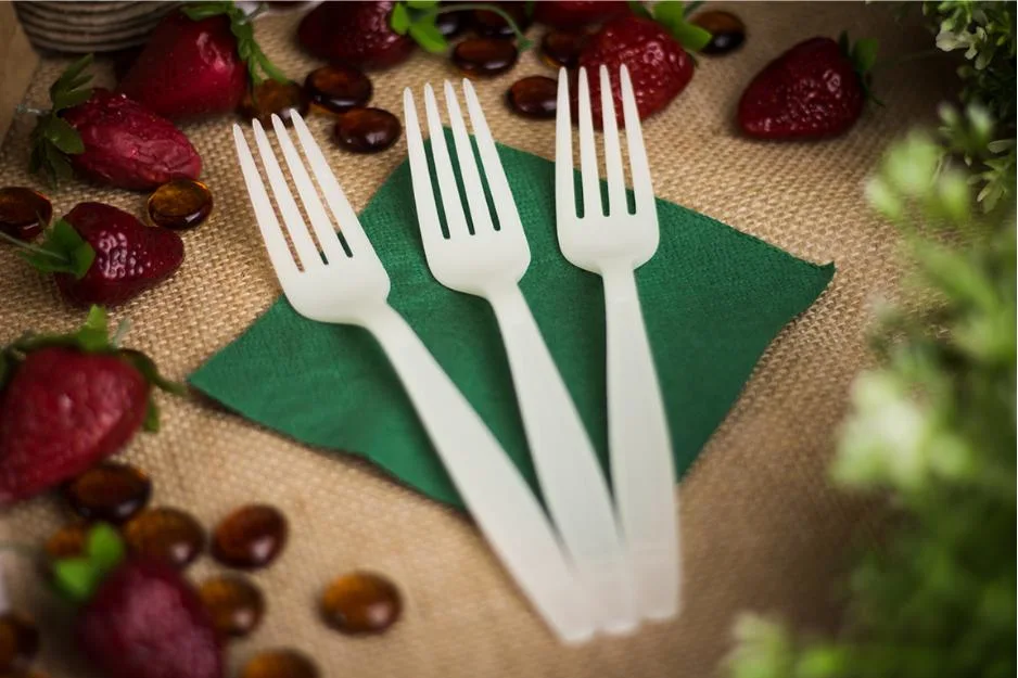 Disposable Knives and Forks Wholesale Cornstarch Degradable Tableware Take-out Fast Food and Cake Knives and Forks Spoon